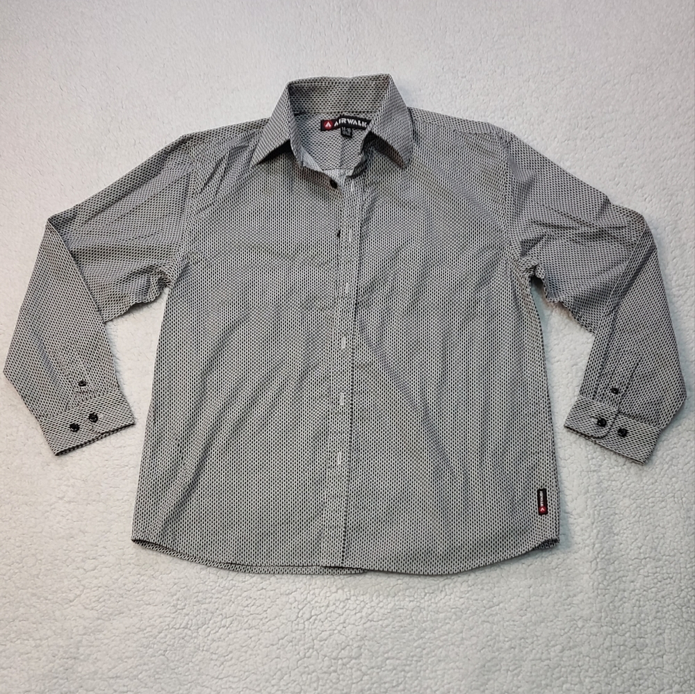 AIR WALK. Button Down Short Sleeves Dressy Shirt. Size:Boys L. (14-16).
